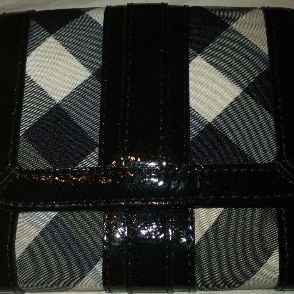 Burberry Black and white plaid wallet